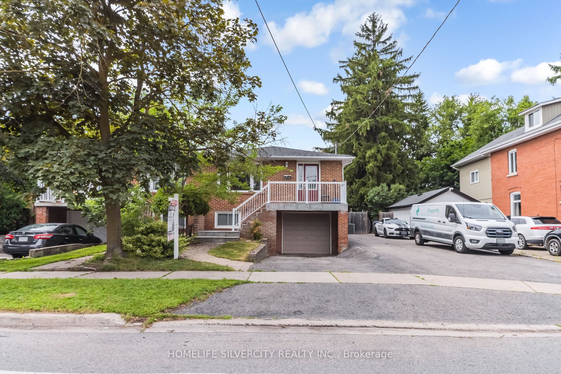62 Rosedale Avenue W Property Photo 2