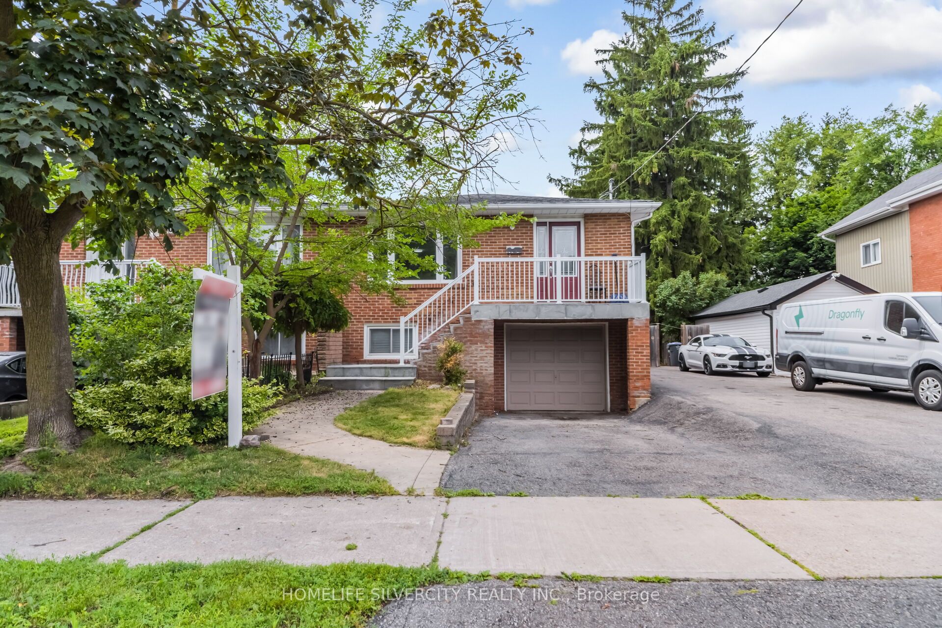 62 Rosedale Avenue W Property Photo 3