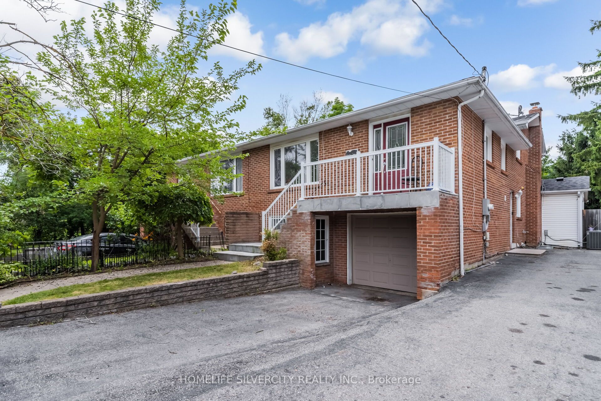 62 Rosedale Avenue W Property Photo 4