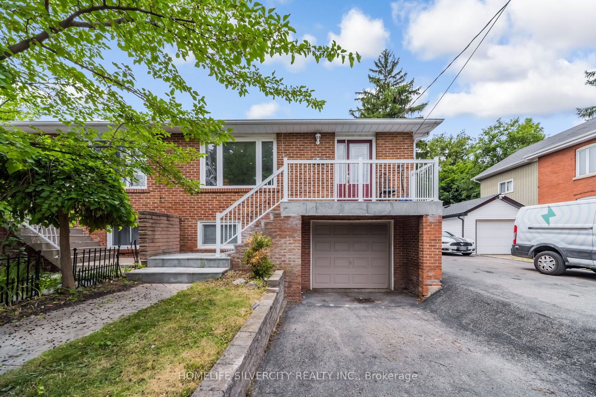 62 Rosedale Avenue W Property Photo 5