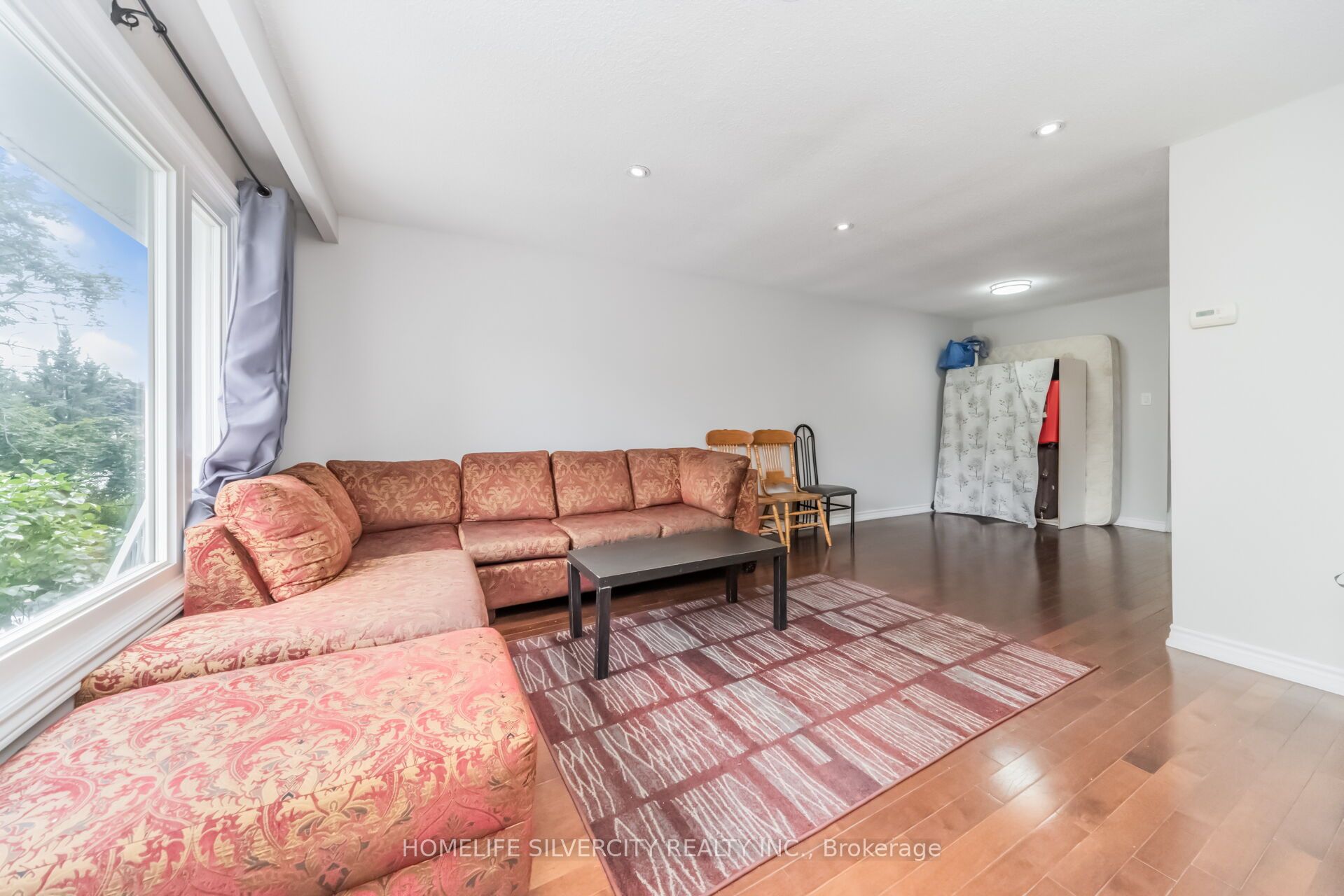 62 Rosedale Avenue W Property Photo 8
