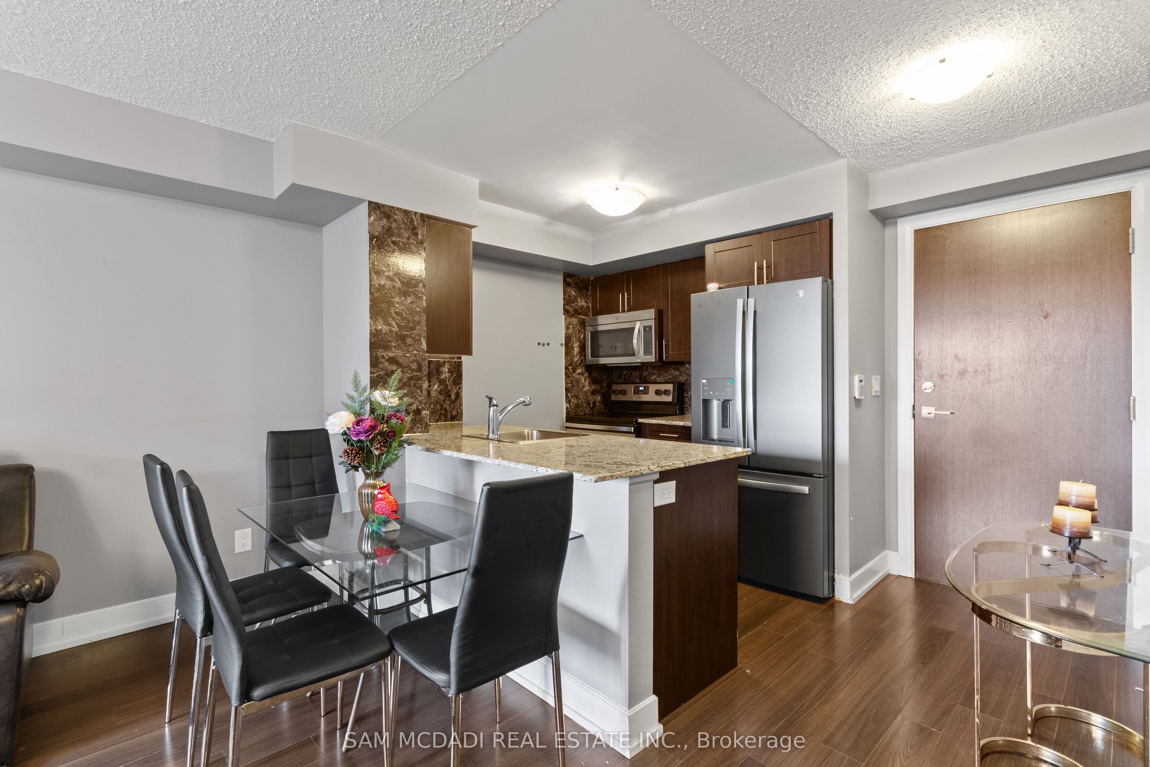 2 Eva Road 630 Property Photo 3