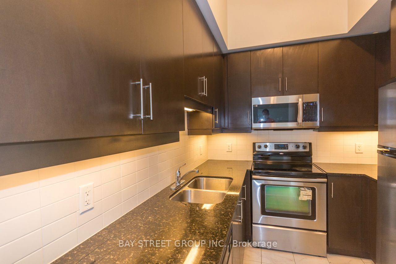 60 Absolute Avenue 5006 Property Photo 6