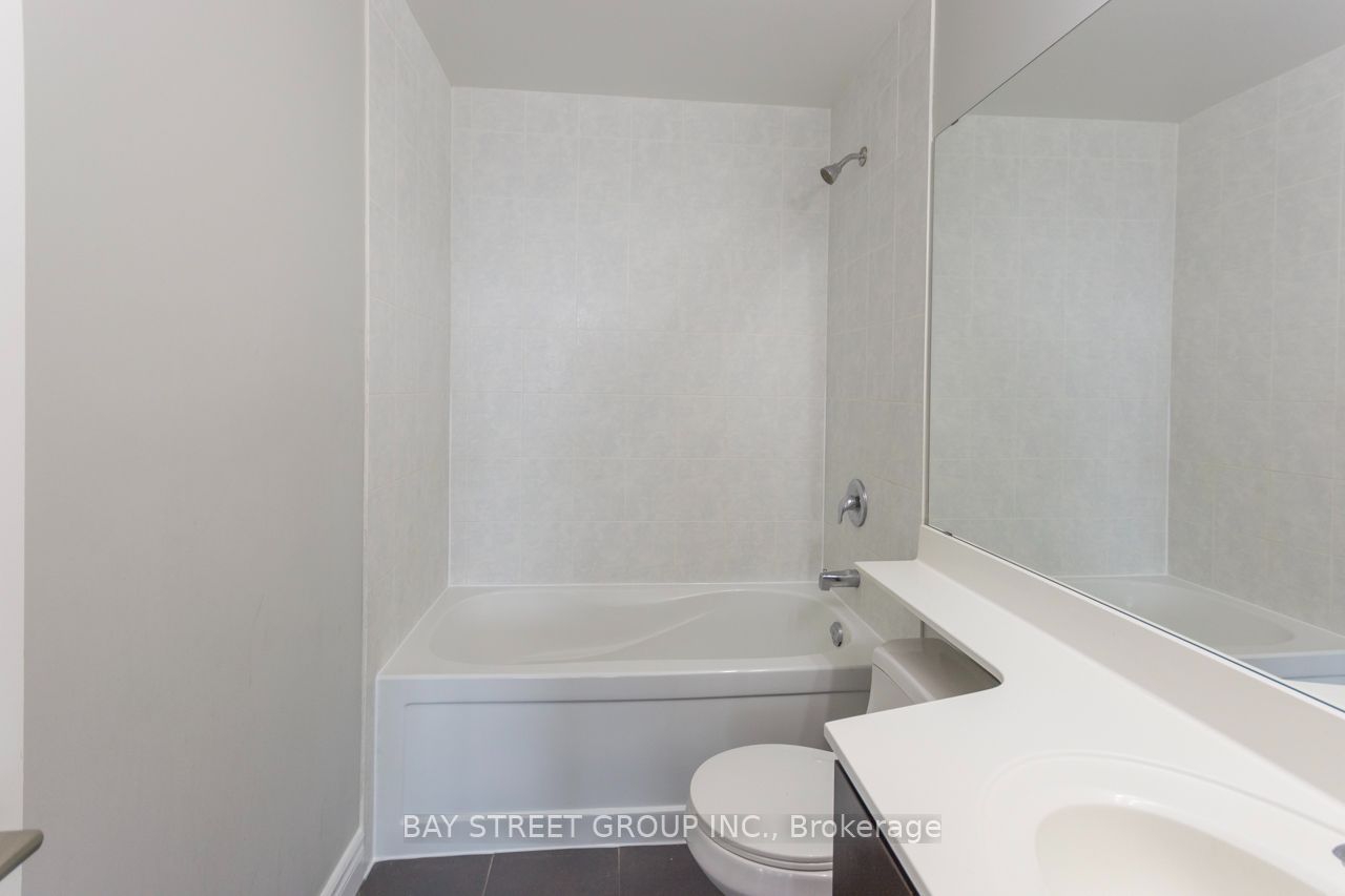 60 Absolute Avenue 5006 Property Photo 12