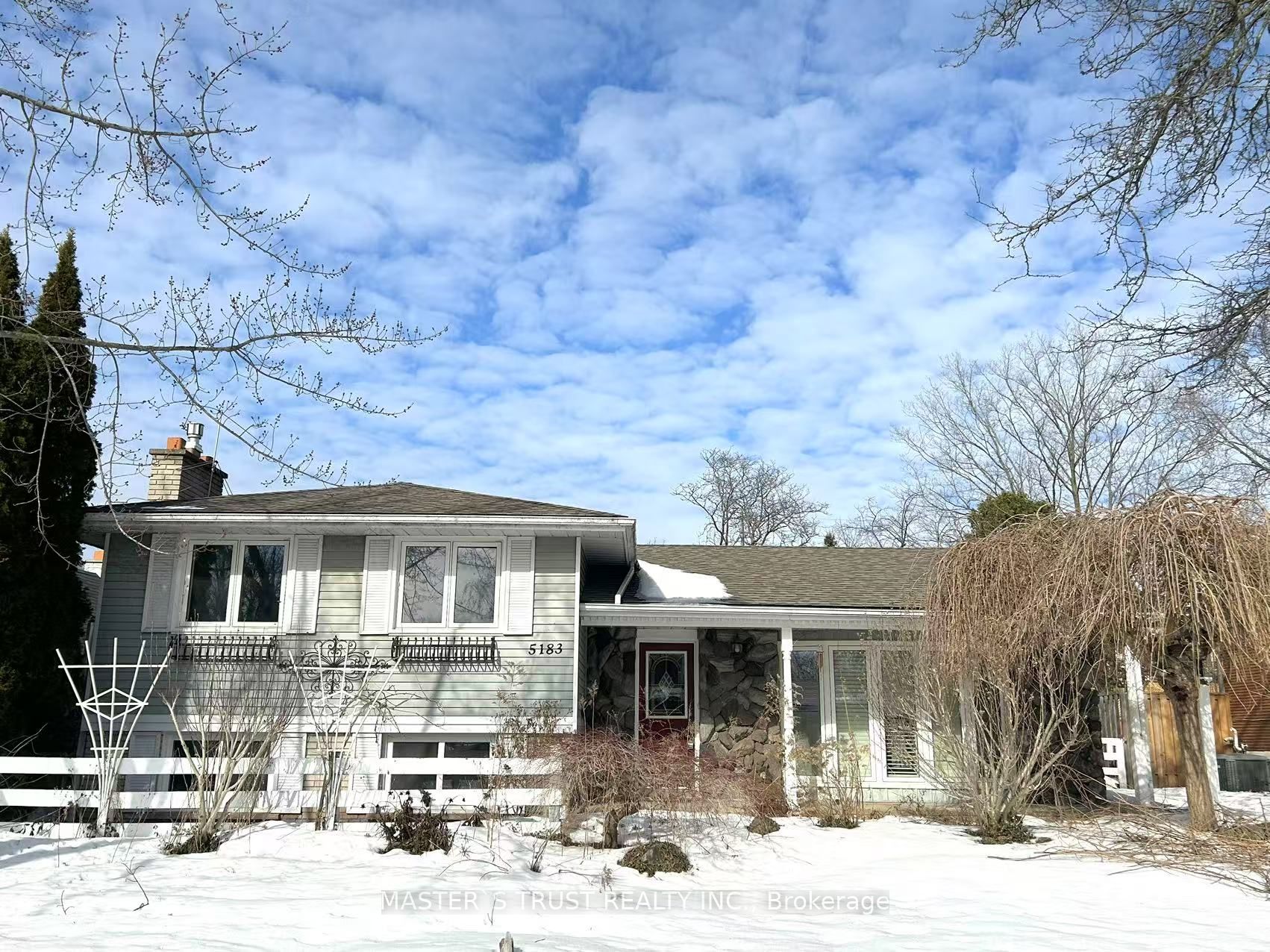 5183 Cherryhill Crescent Property Photo 1