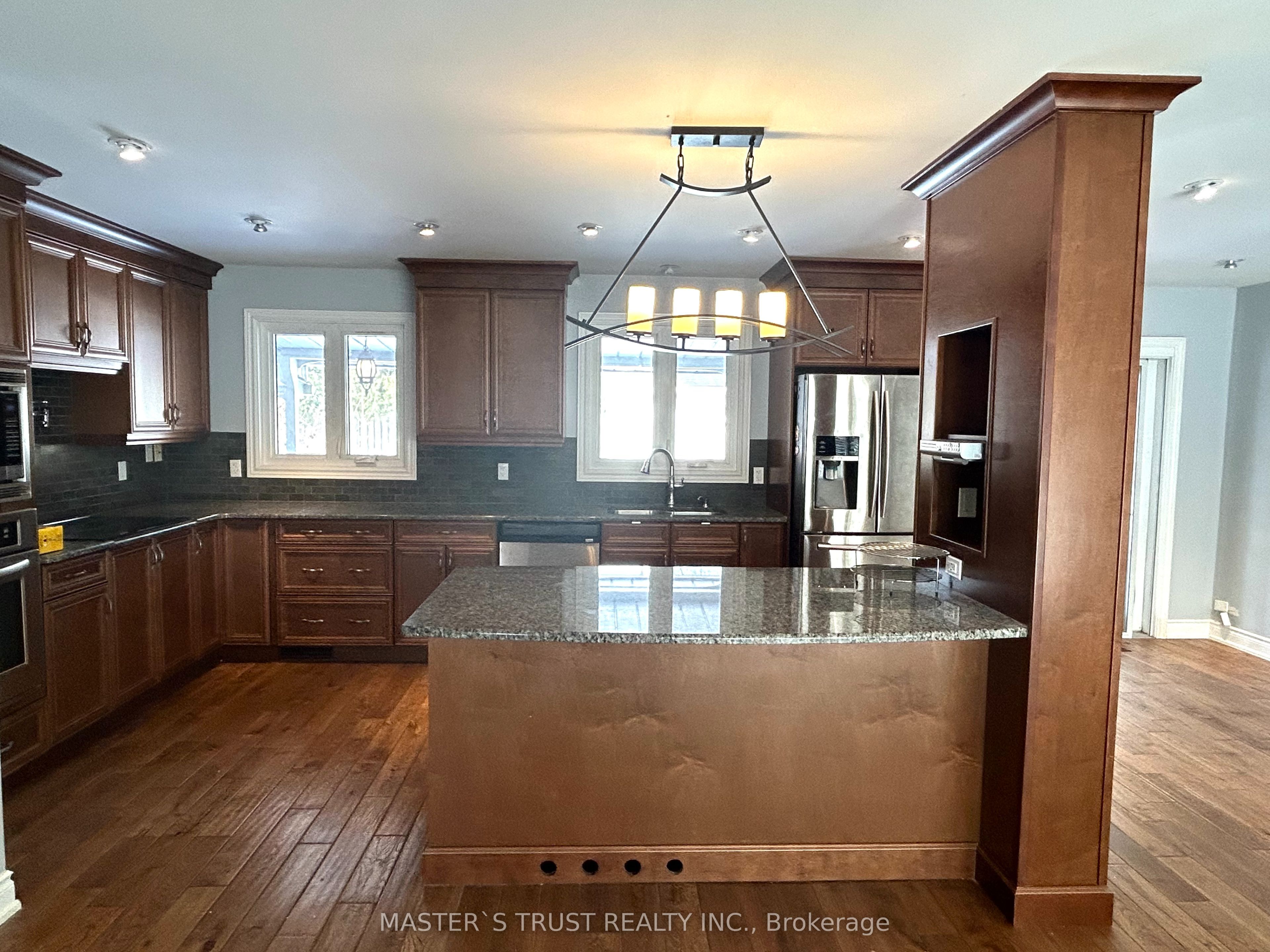 5183 Cherryhill Crescent Property Photo 6