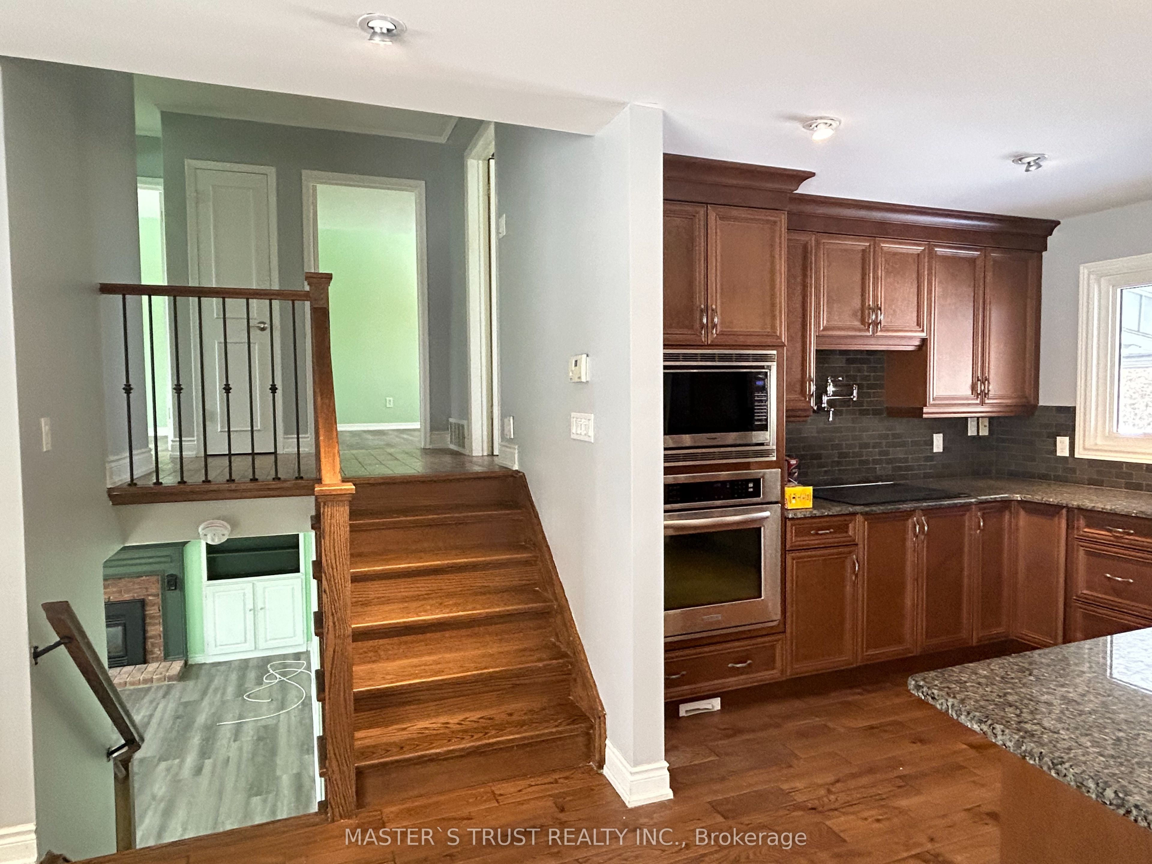 5183 Cherryhill Crescent Property Photo 7