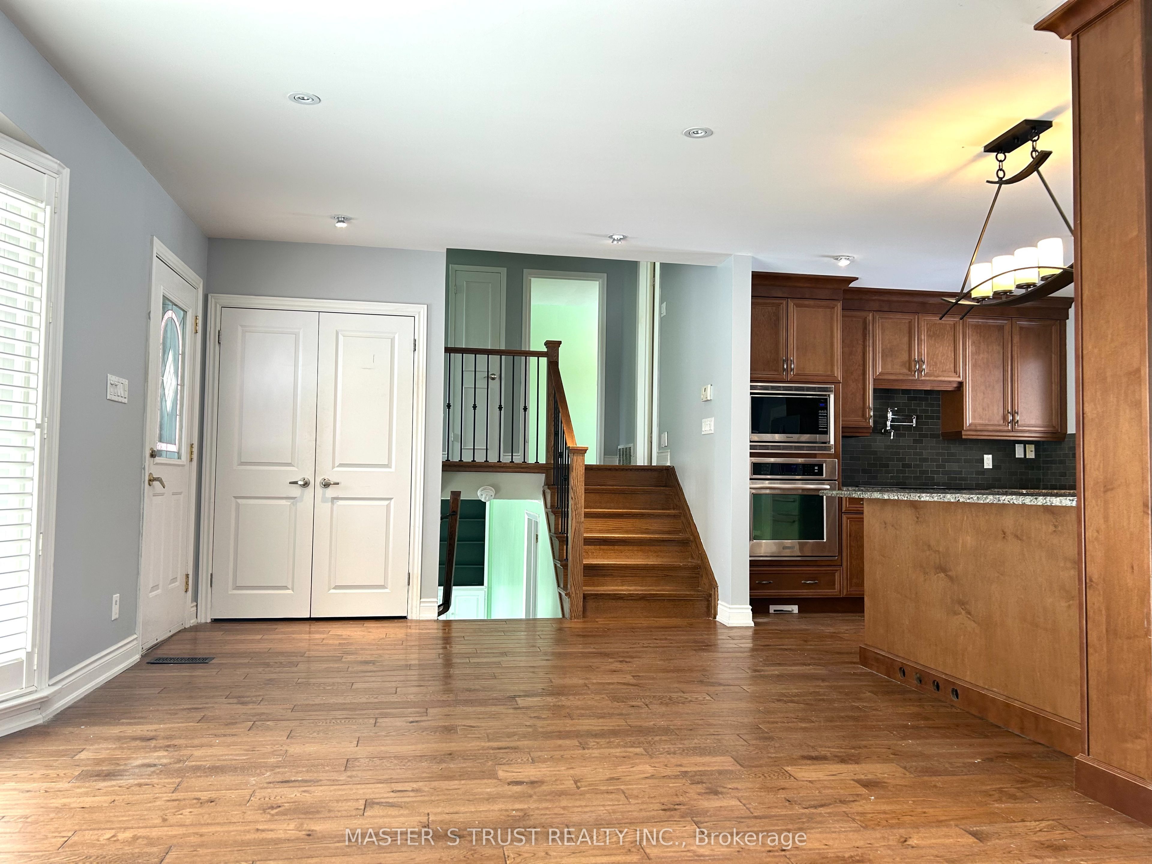 5183 Cherryhill Crescent Property Photo 10