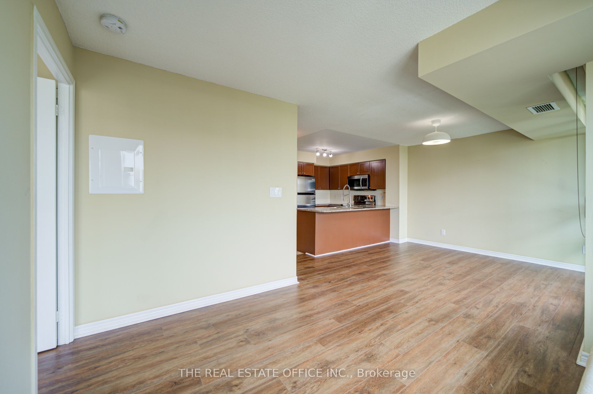 208 Enfield Place 1502 Property Photo 13