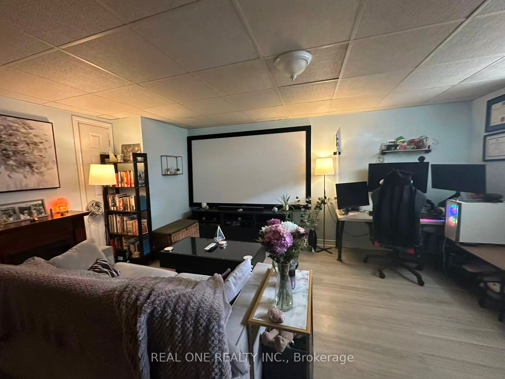 1387 Selkirk Avenue Lower Property Photo 2