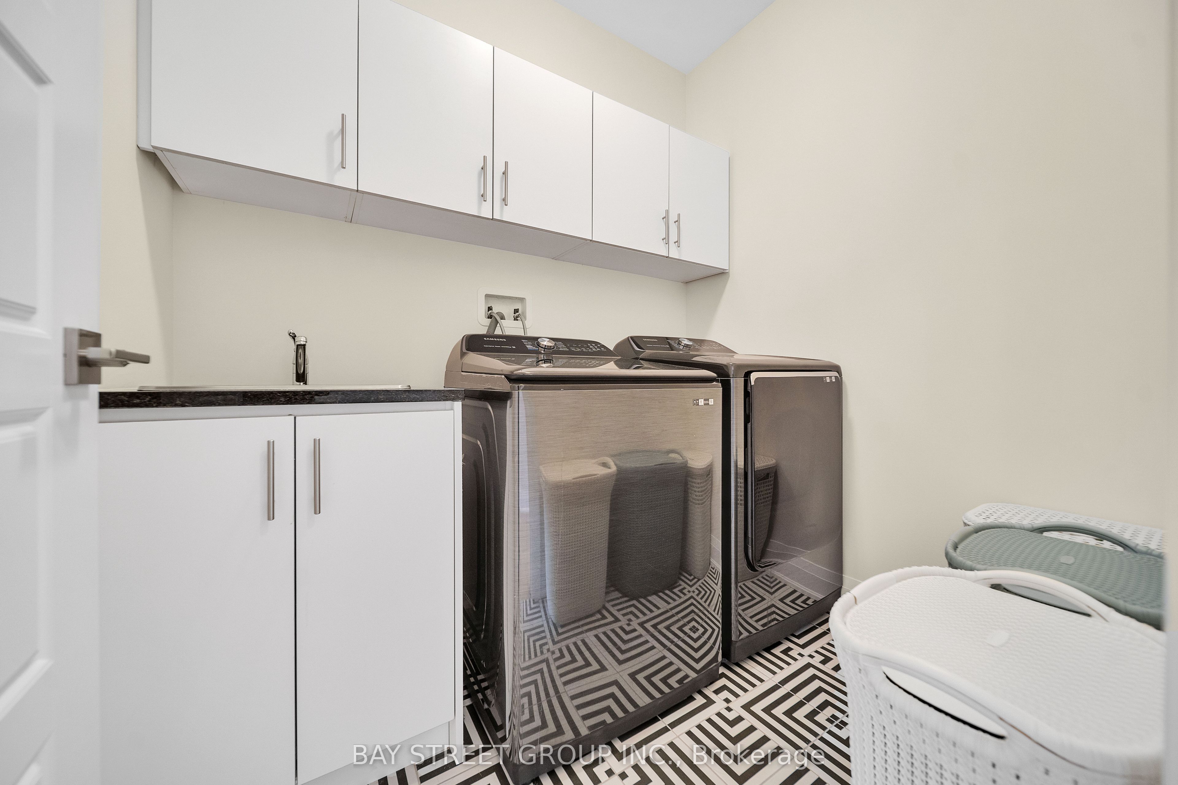 2411 Saw Whet Boulevard Property Photo 25