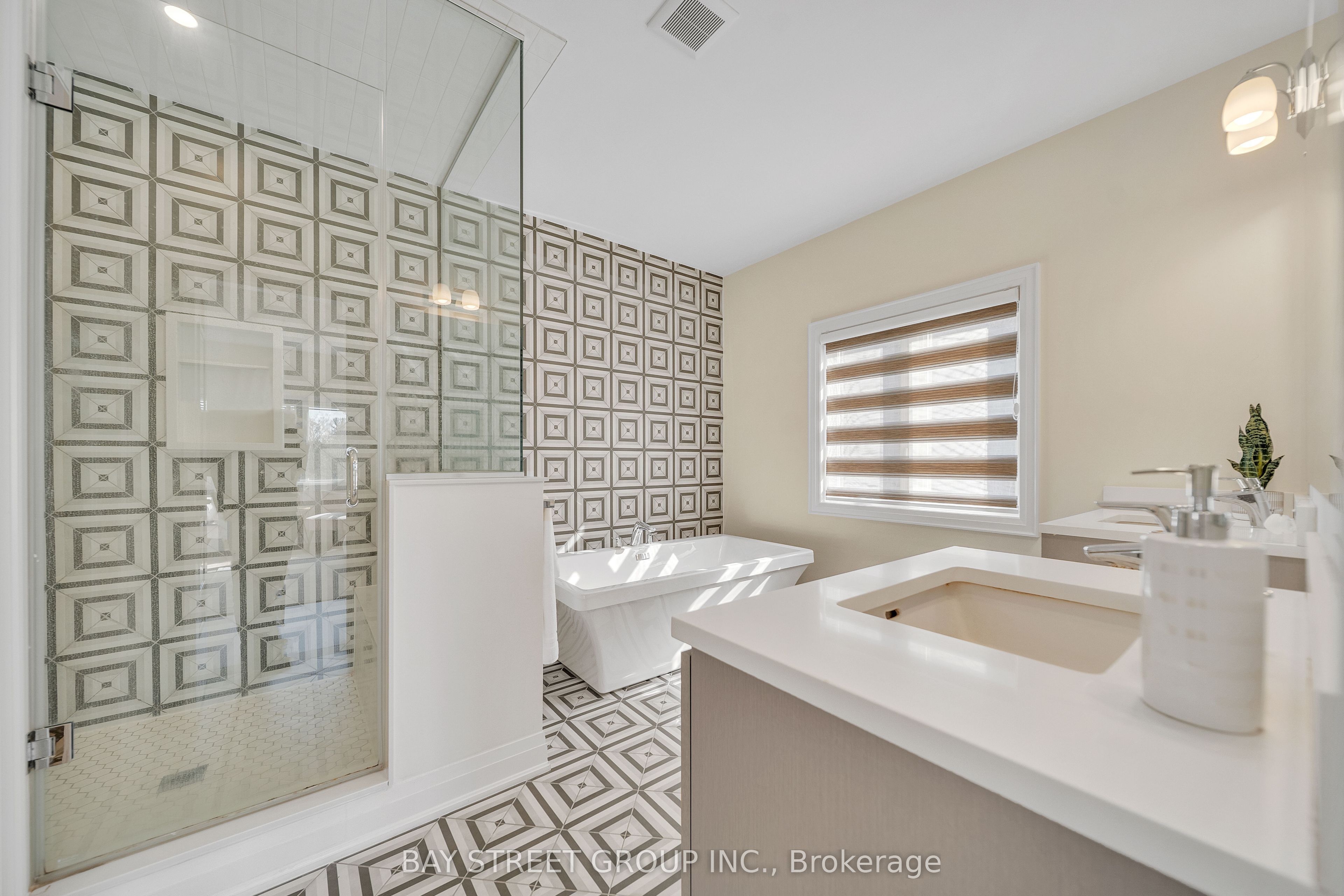 2411 Saw Whet Boulevard Property Photo 28