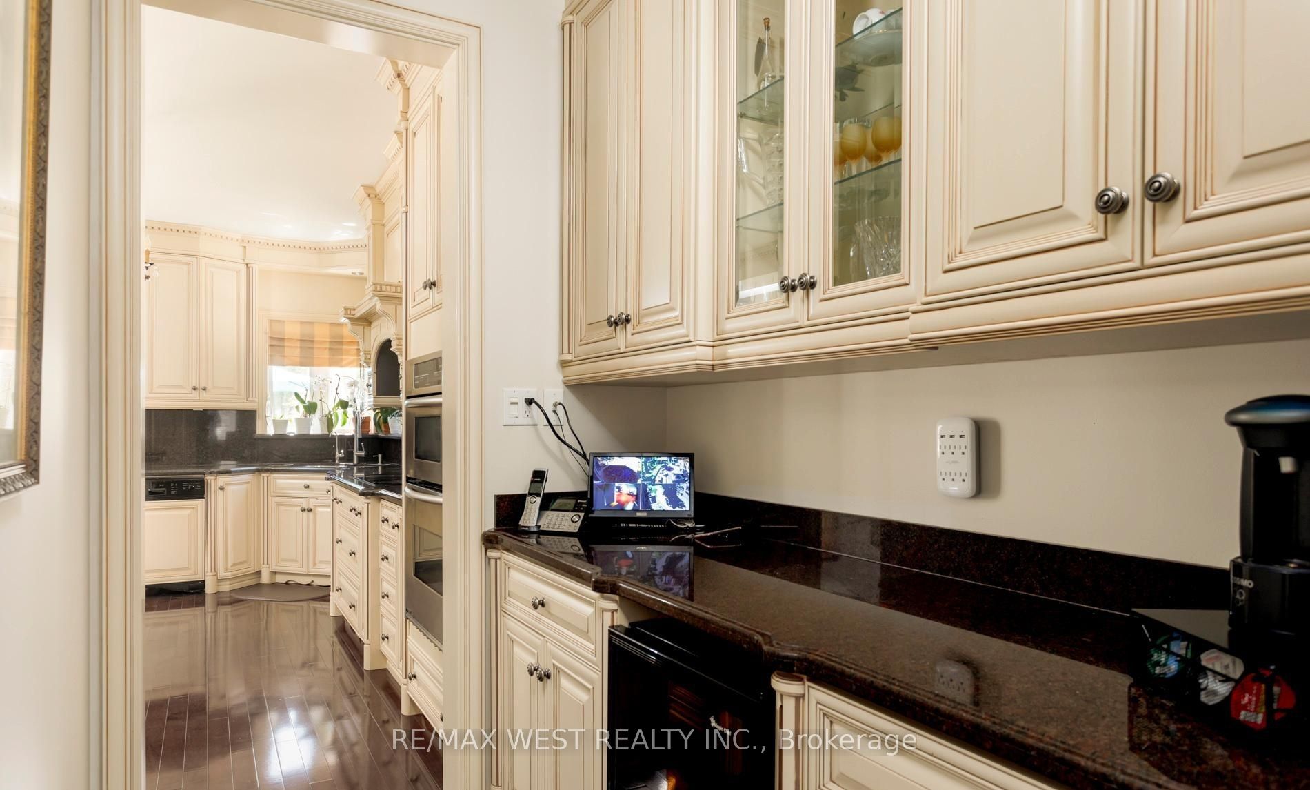 3338 Fox Run Circle Property Photo 12