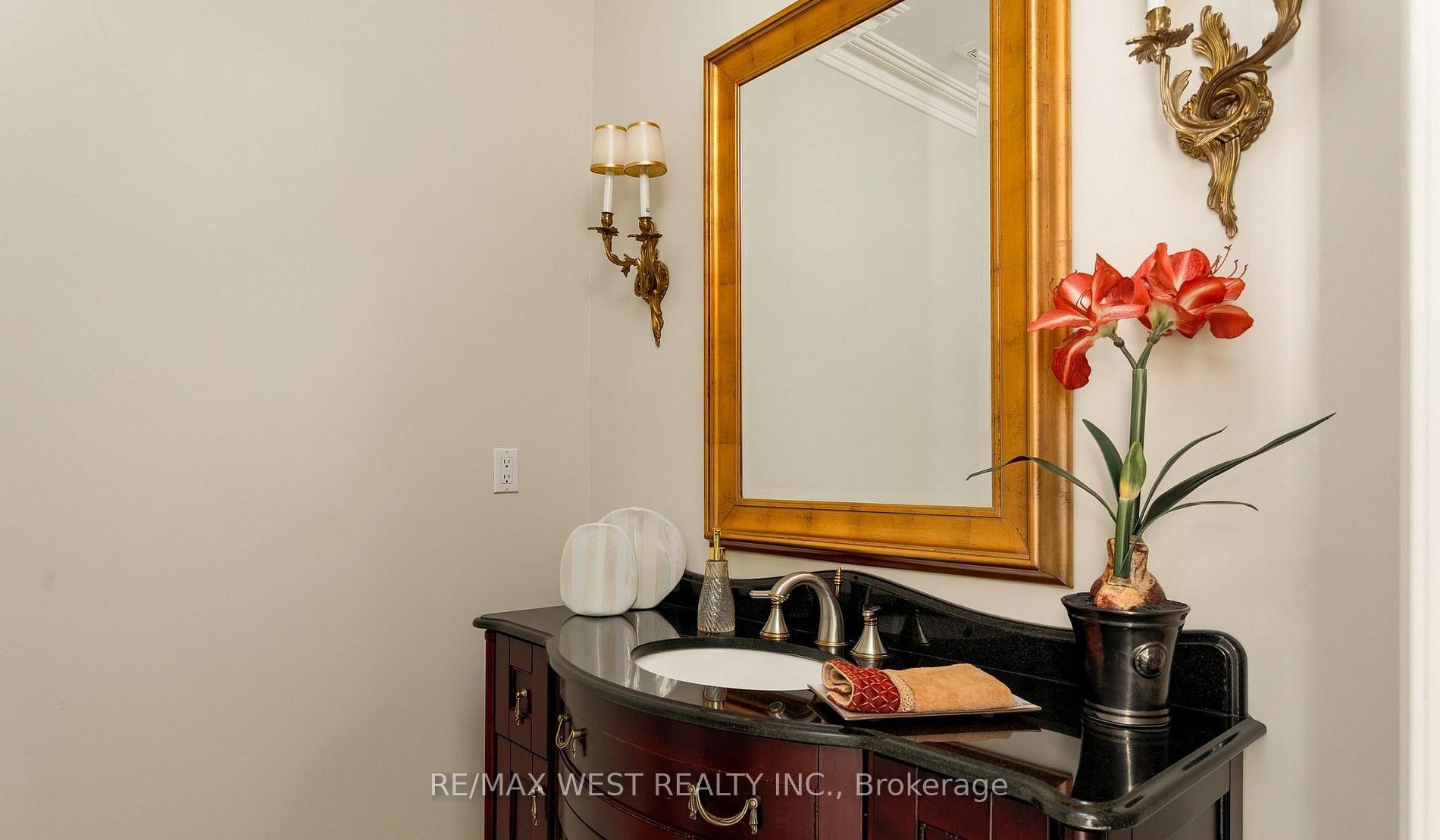3338 Fox Run Circle Property Photo 16