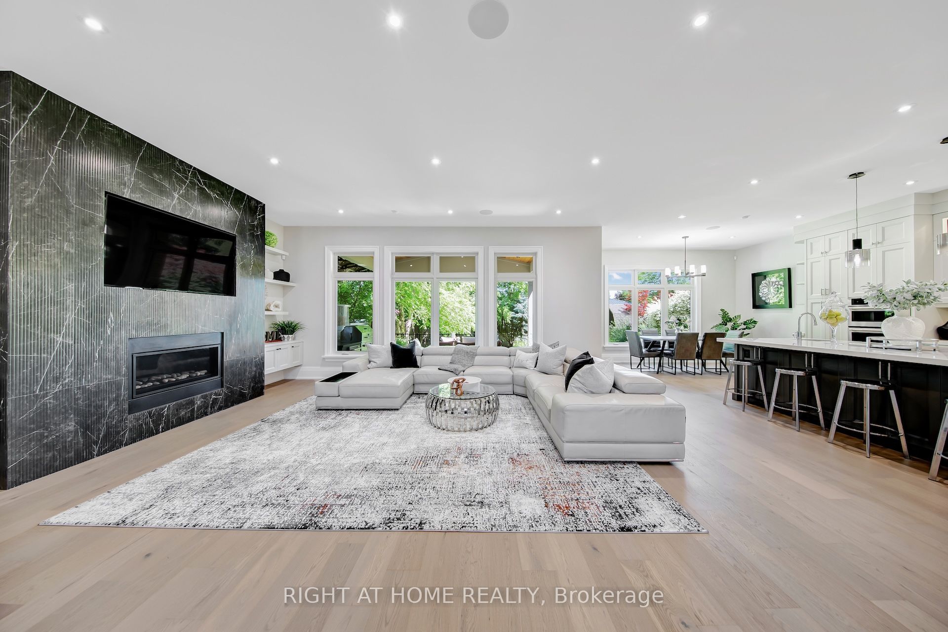 484 Avonwood Drive Property Photo 8