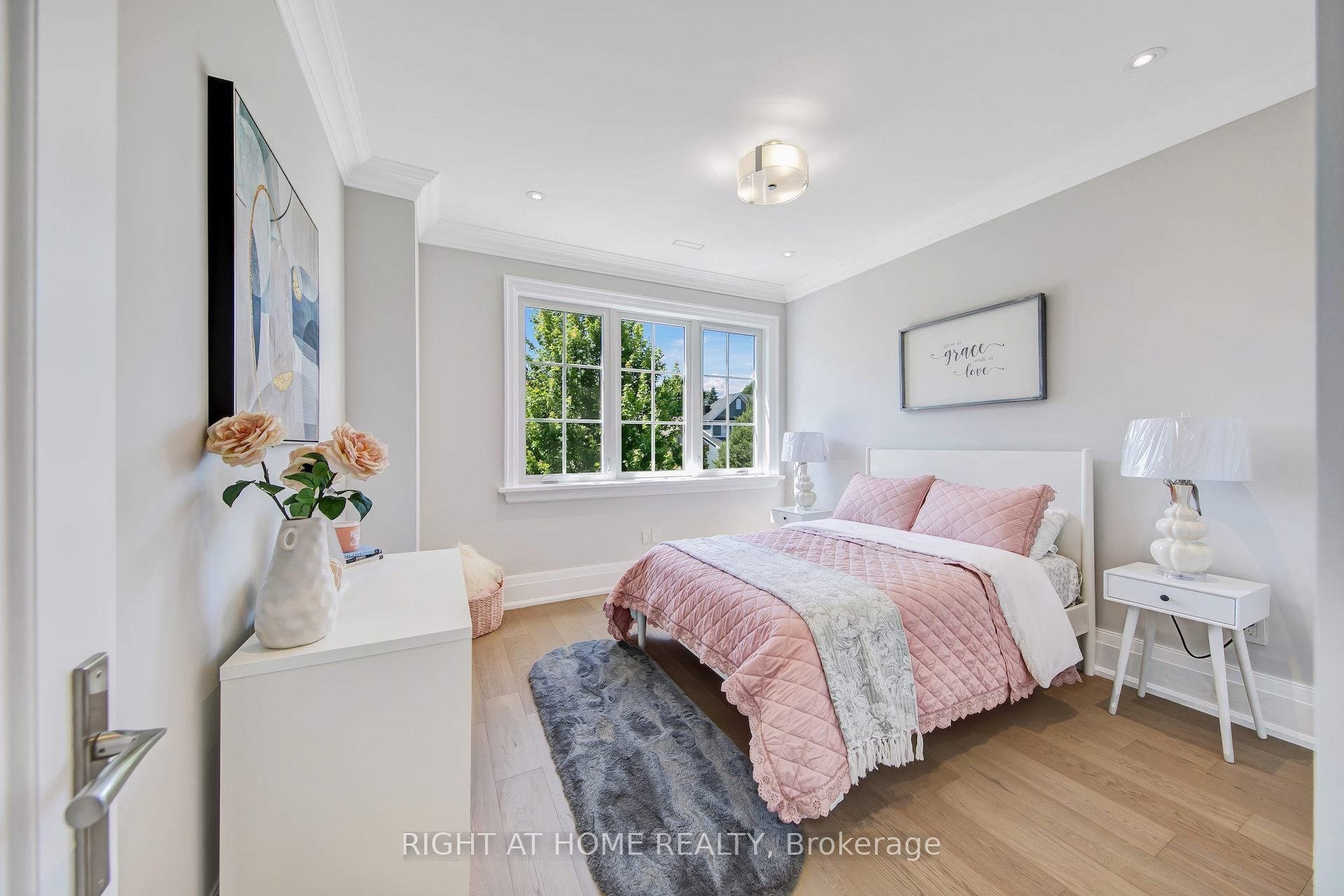 484 Avonwood Drive Property Photo 14