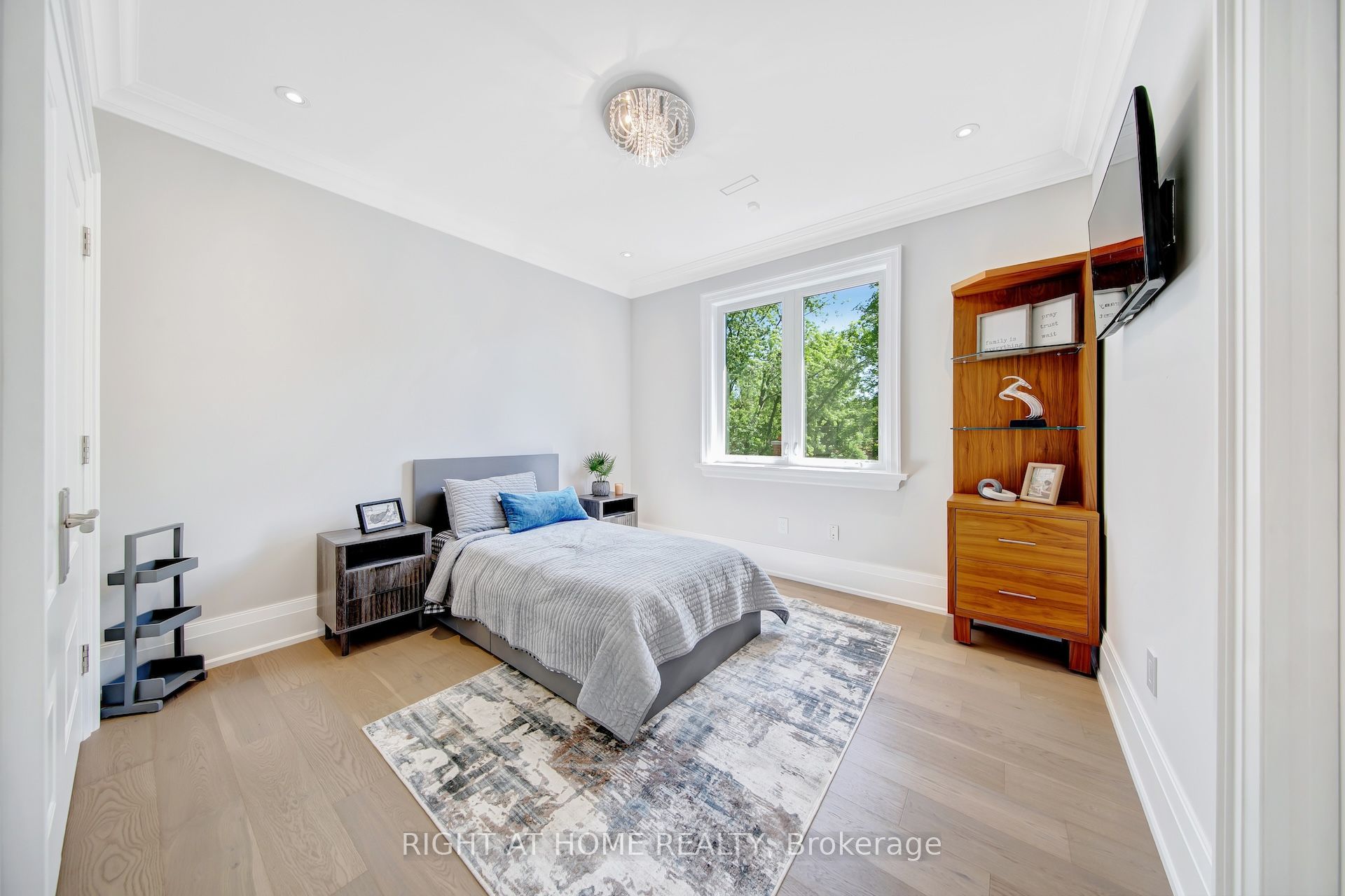 484 Avonwood Drive Property Photo 19