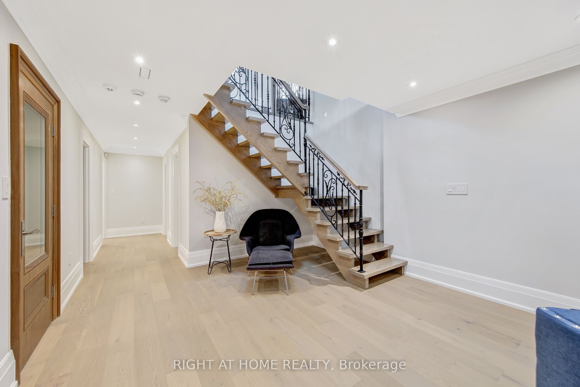 484 Avonwood Drive Property Photo 26