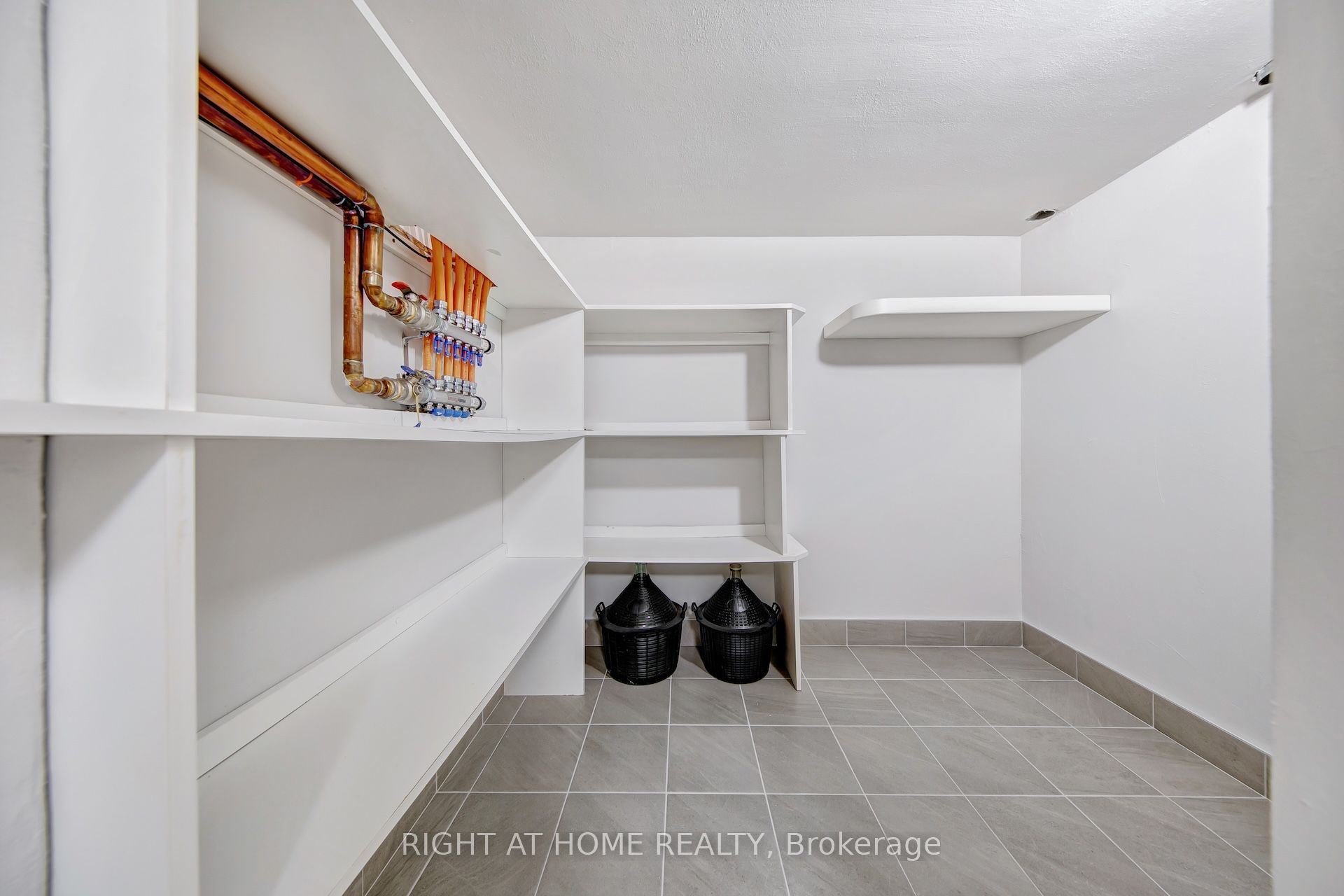 484 Avonwood Drive Property Photo 35