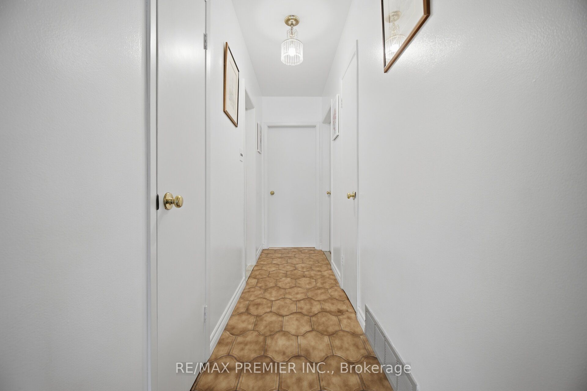 11 Kinnie Court Property Photo 10
