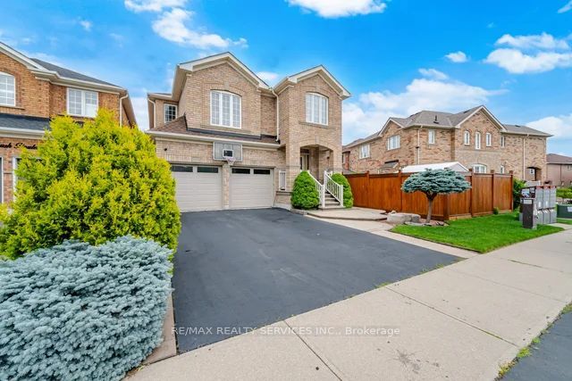19 Thornbush Boulevard Property Photo 3