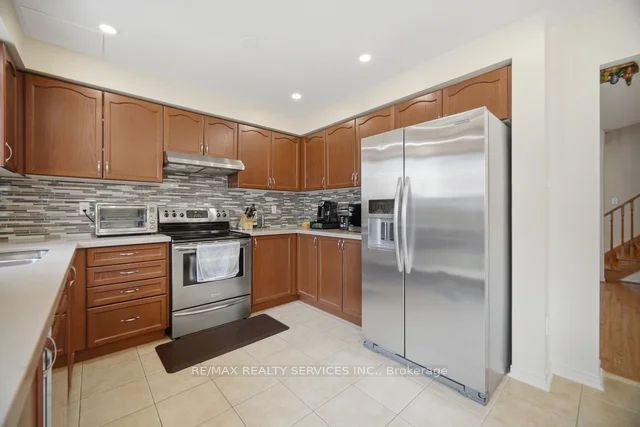 19 Thornbush Boulevard Property Photo 10