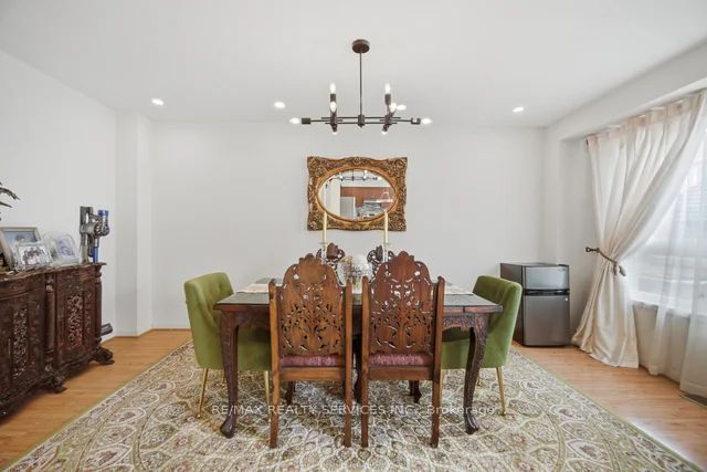 19 Thornbush Boulevard Property Photo 16