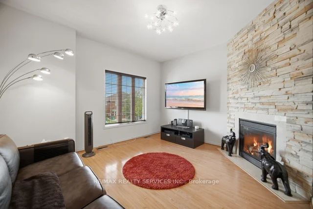 19 Thornbush Boulevard Property Photo 20