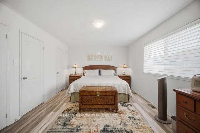 19 Thornbush Boulevard Property Photo 23