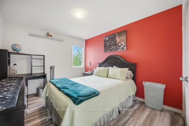 19 Thornbush Boulevard Property Photo 32