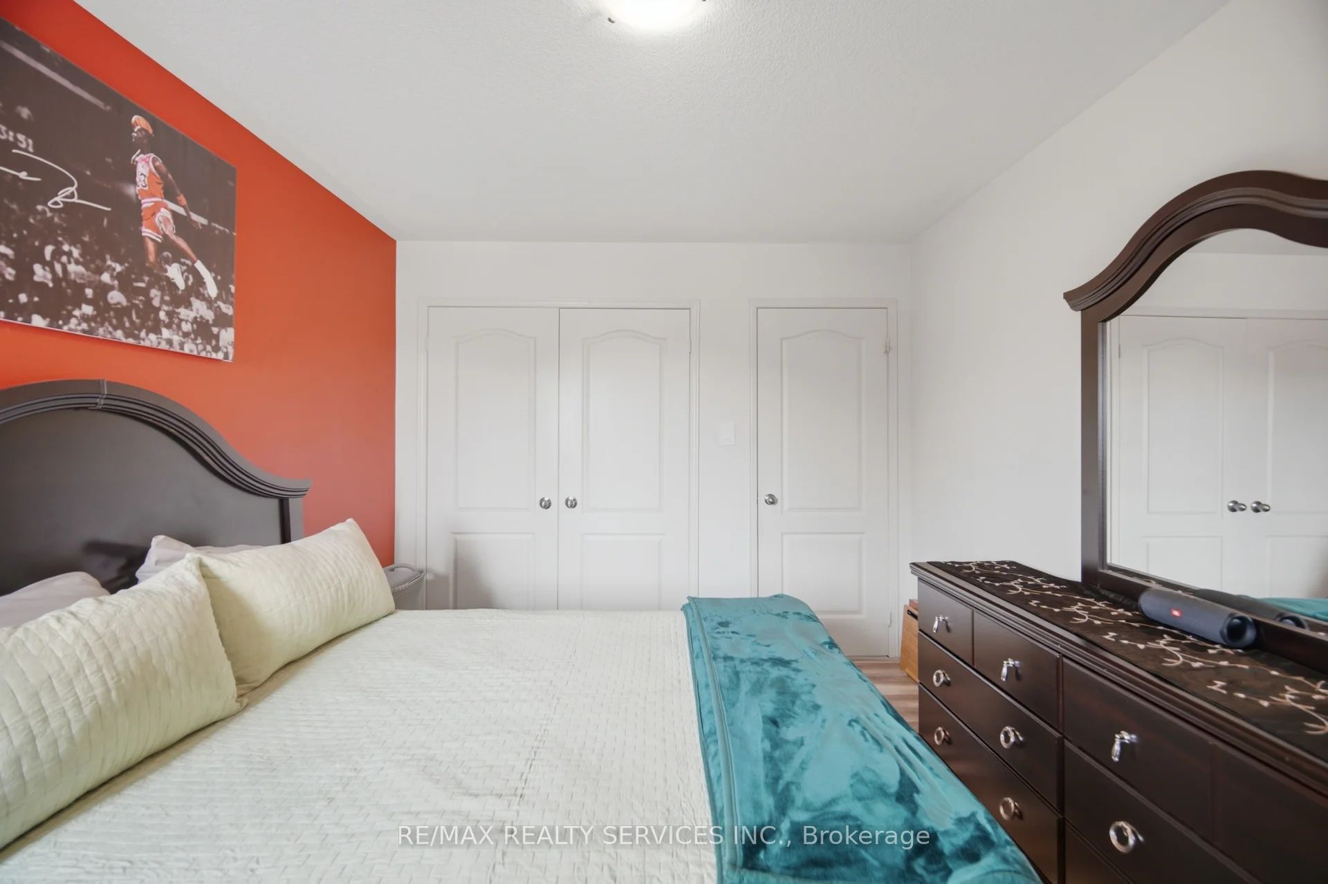 19 Thornbush Boulevard Property Photo 33