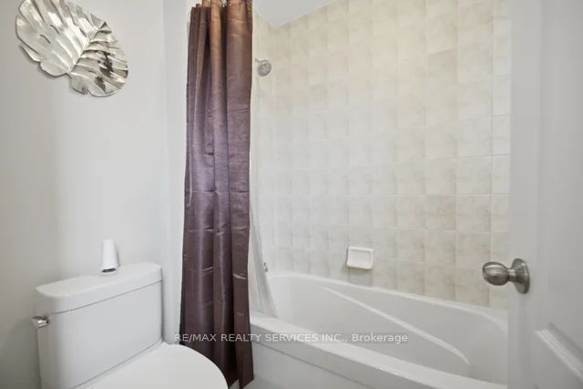 19 Thornbush Boulevard Property Photo 35