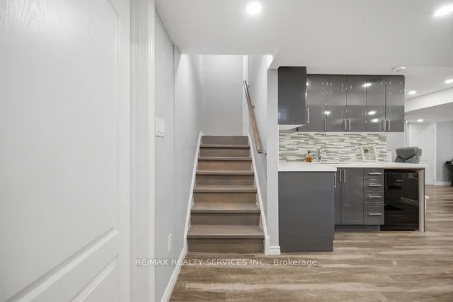 19 Thornbush Boulevard Property Photo 37