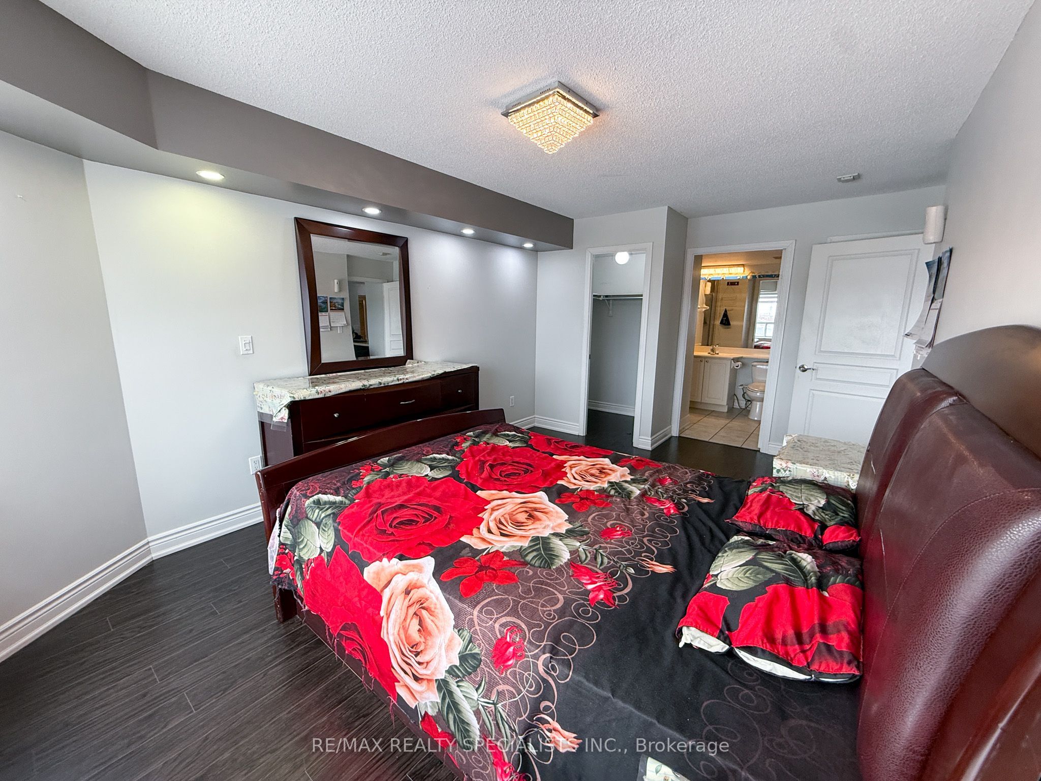 300 Ray Lawson Boulevard 403 Property Photo 12