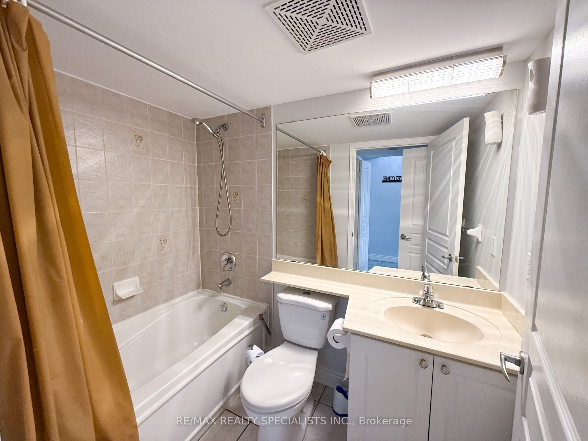 300 Ray Lawson Boulevard 403 Property Photo 16