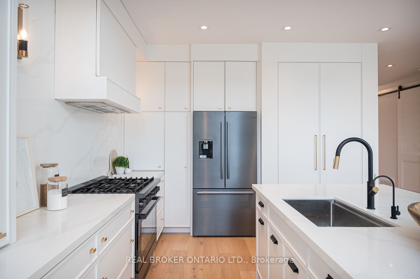 307 Martin Street Property Photo 14