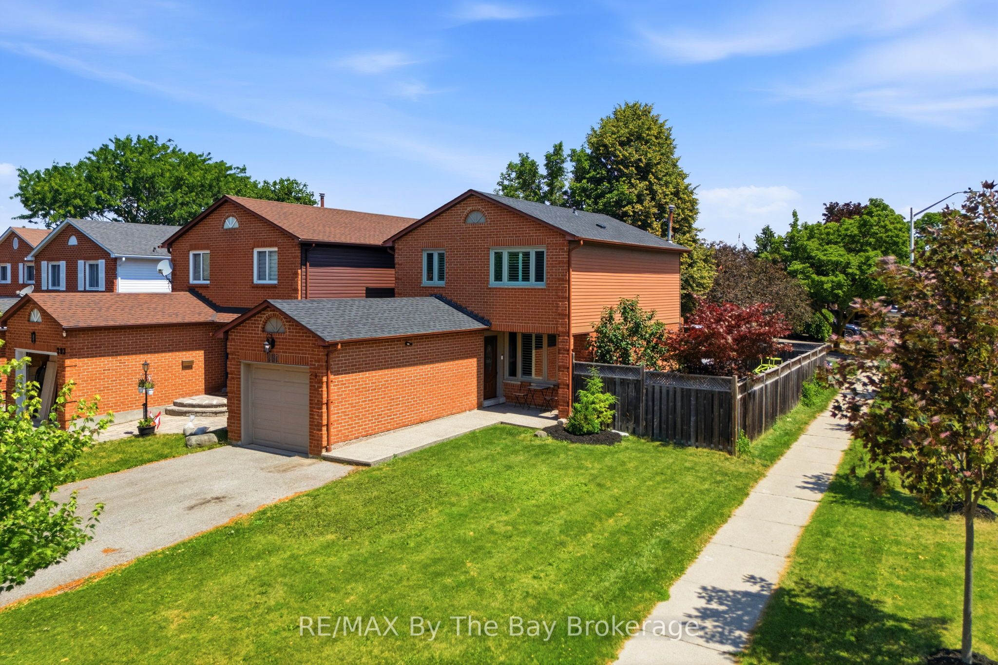 291 Woodlawn Crescent Property Photo 1