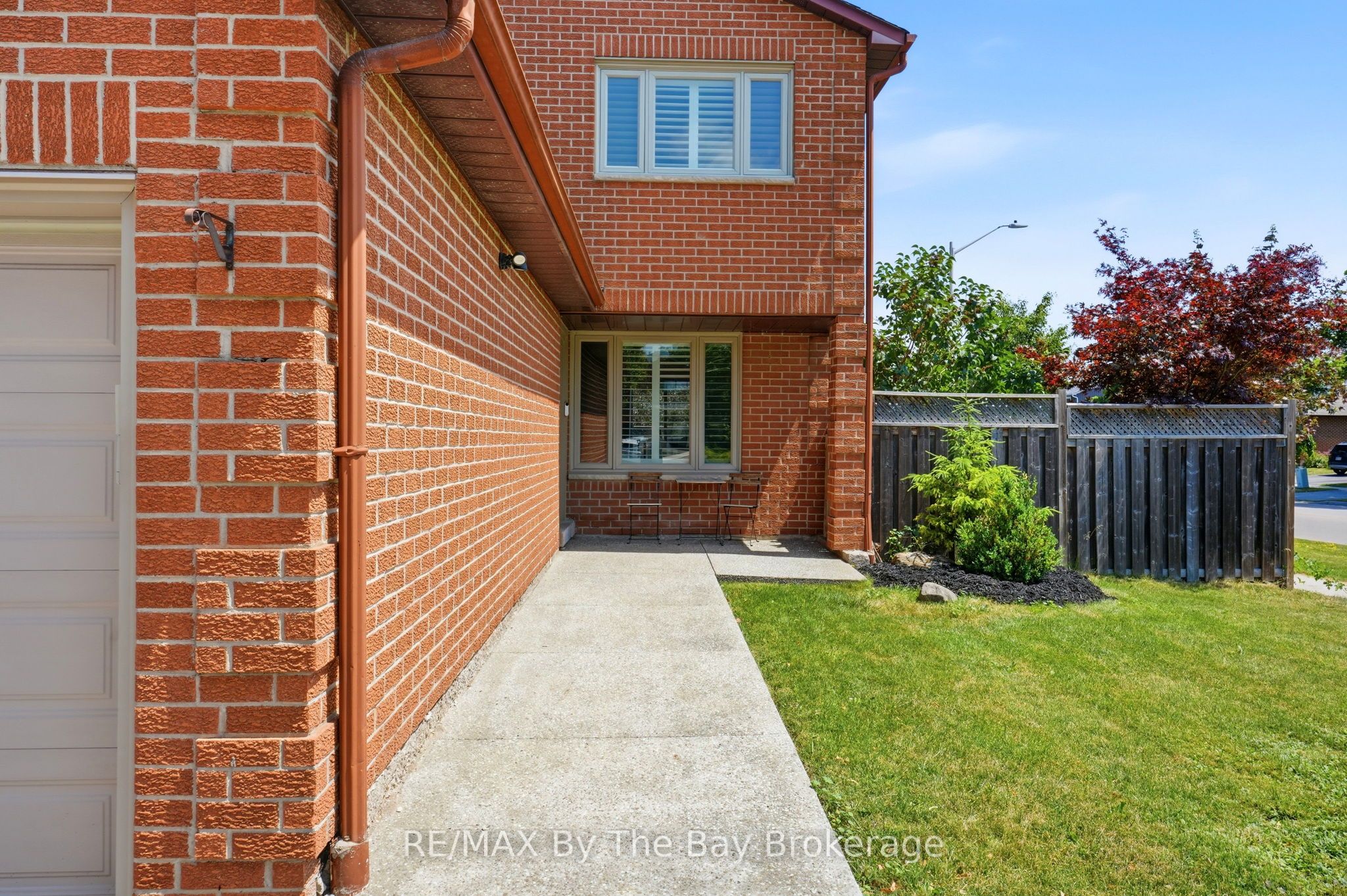 291 Woodlawn Crescent Property Photo 3