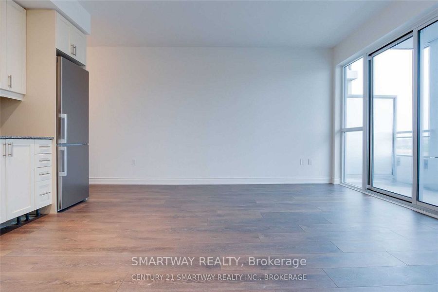 1050 Main Street E 321 Property Photo 9