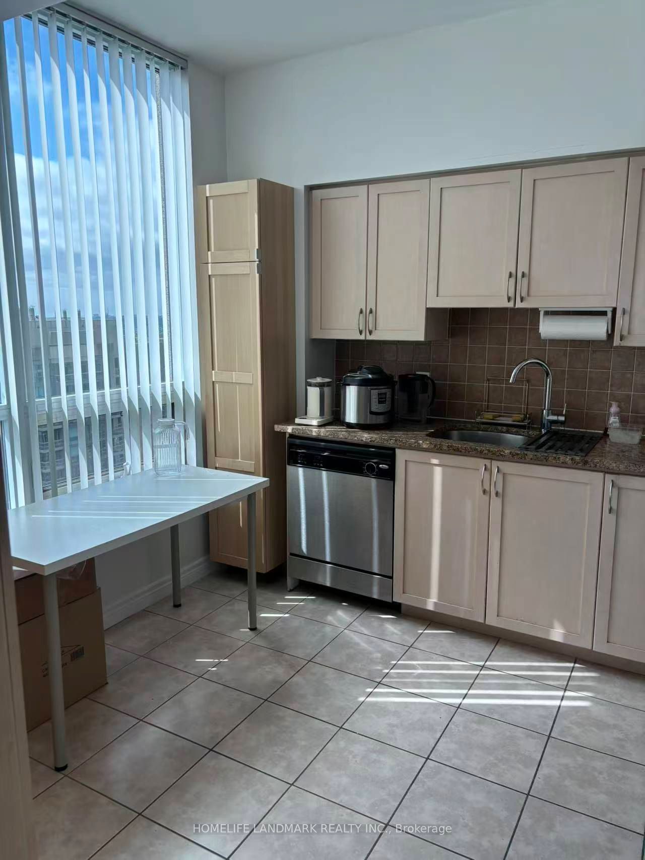 208 Enfield Place 3103 Property Photo 18