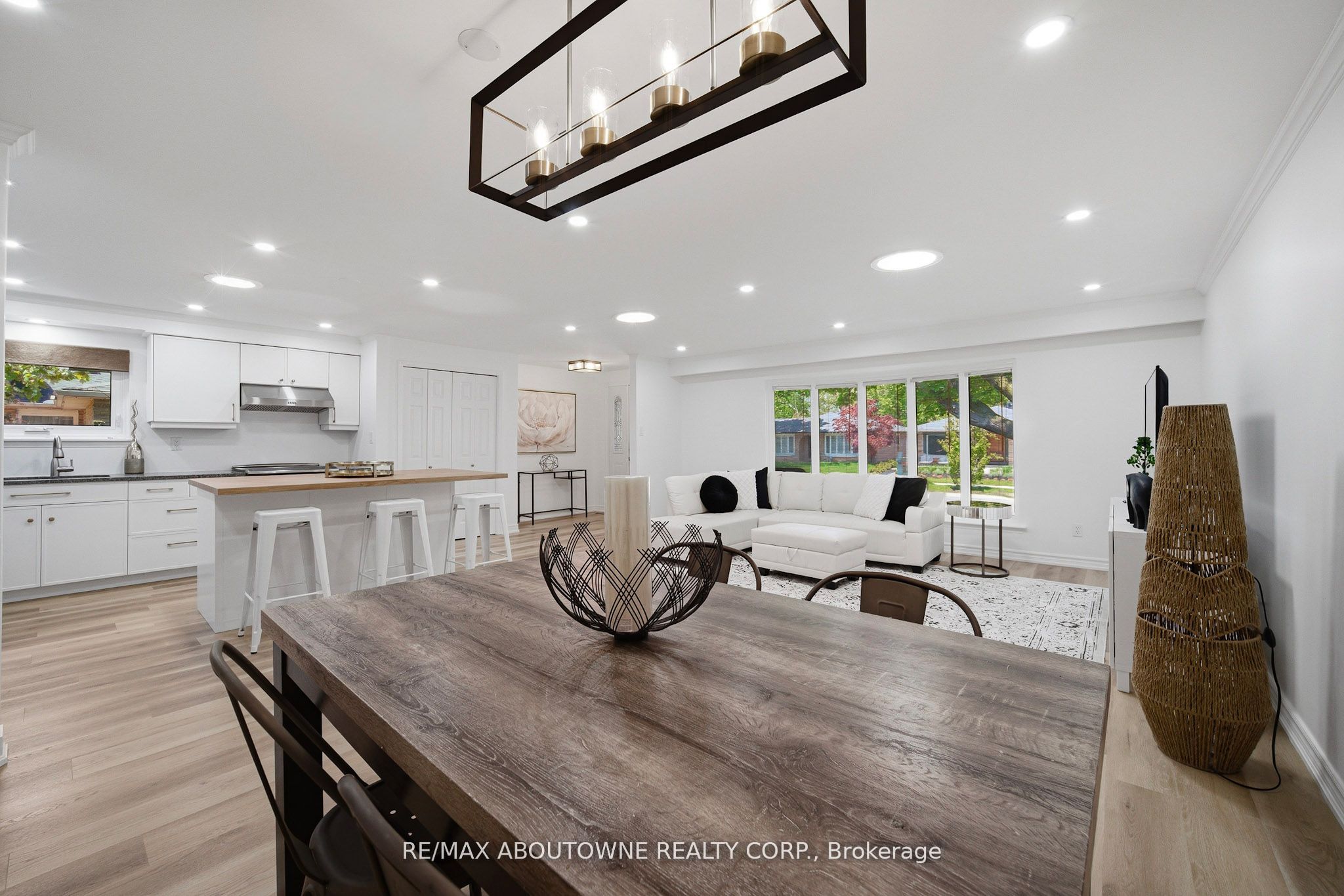 2306 Devon Road Property Photo 8