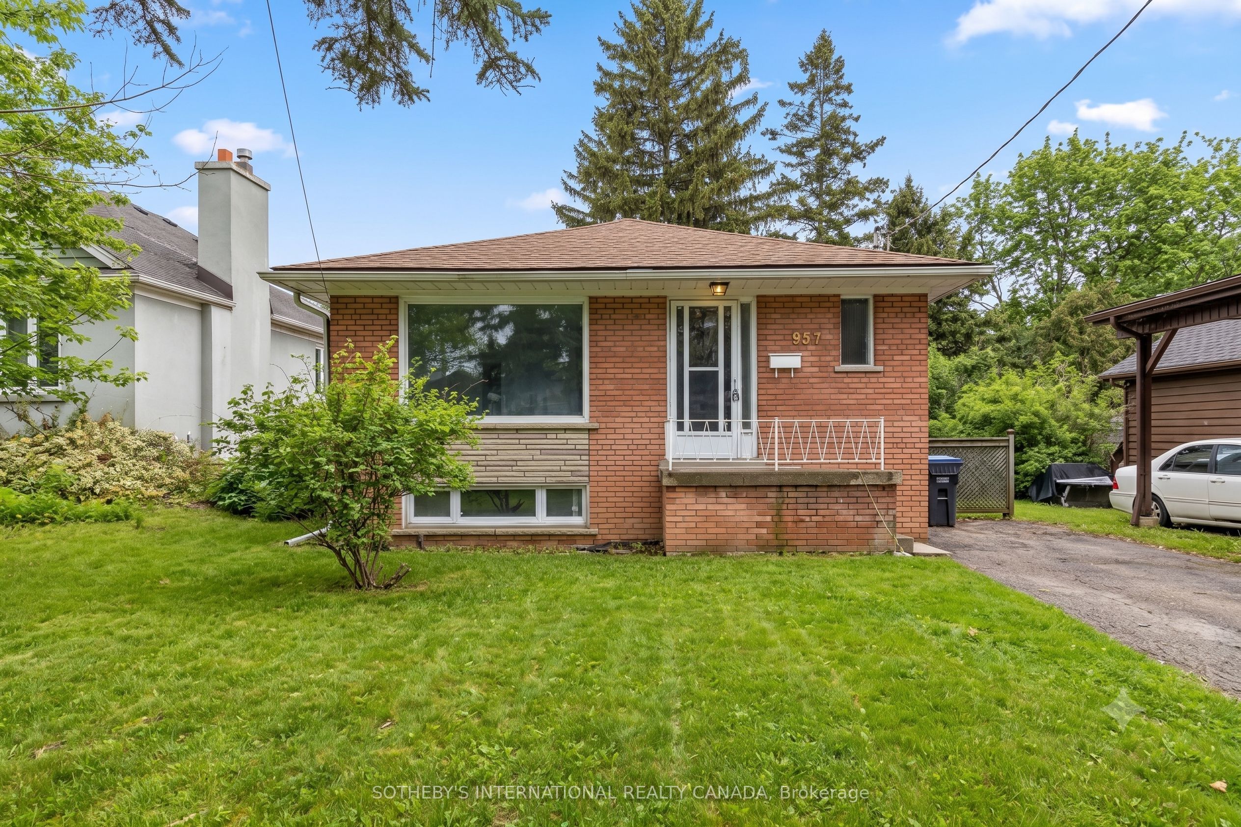957 Beechwood Avenue Upper Property Photo 1