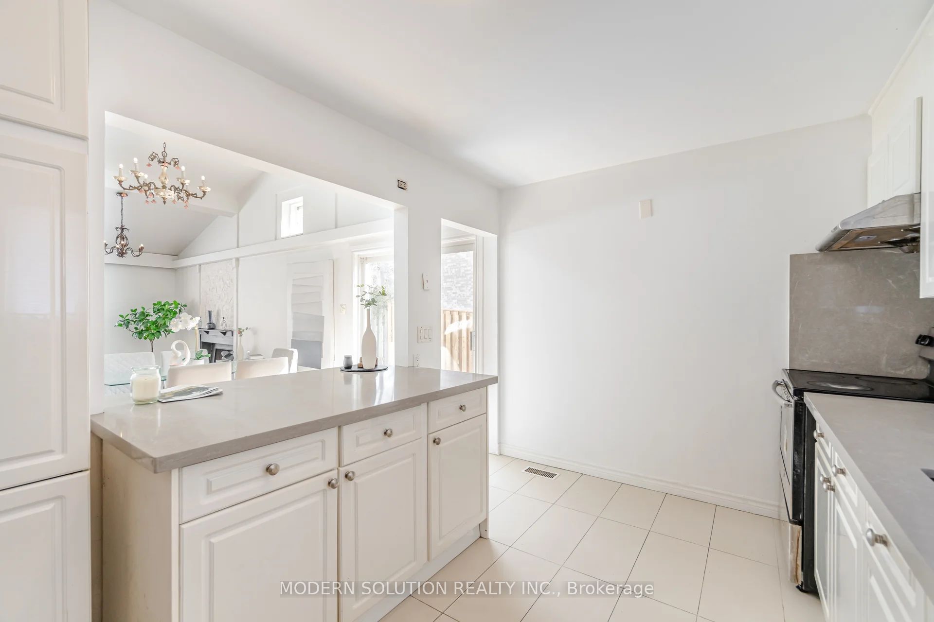 2557 Mindemoya Road Property Photo 12
