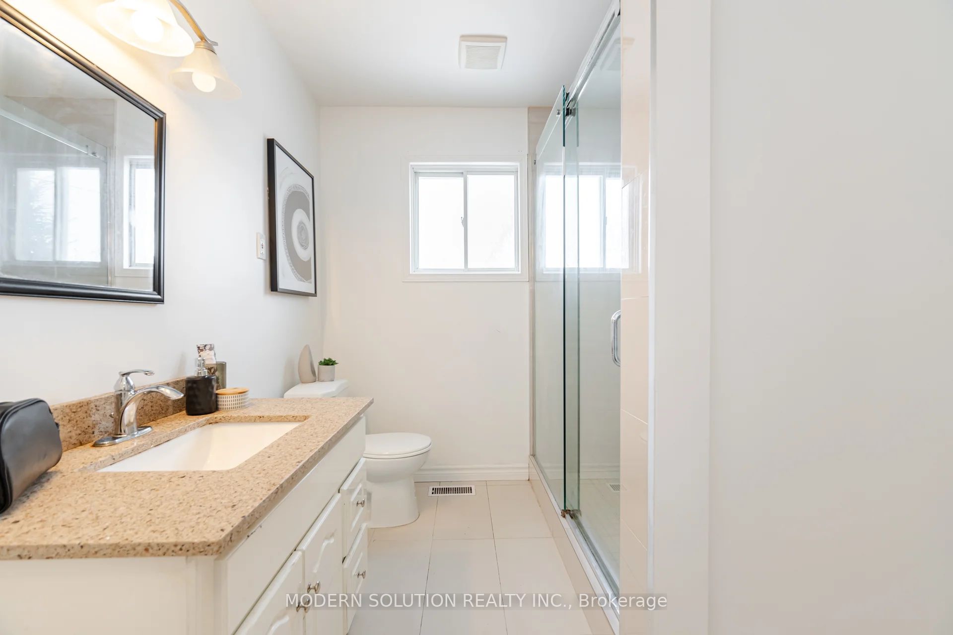 2557 Mindemoya Road Property Photo 19