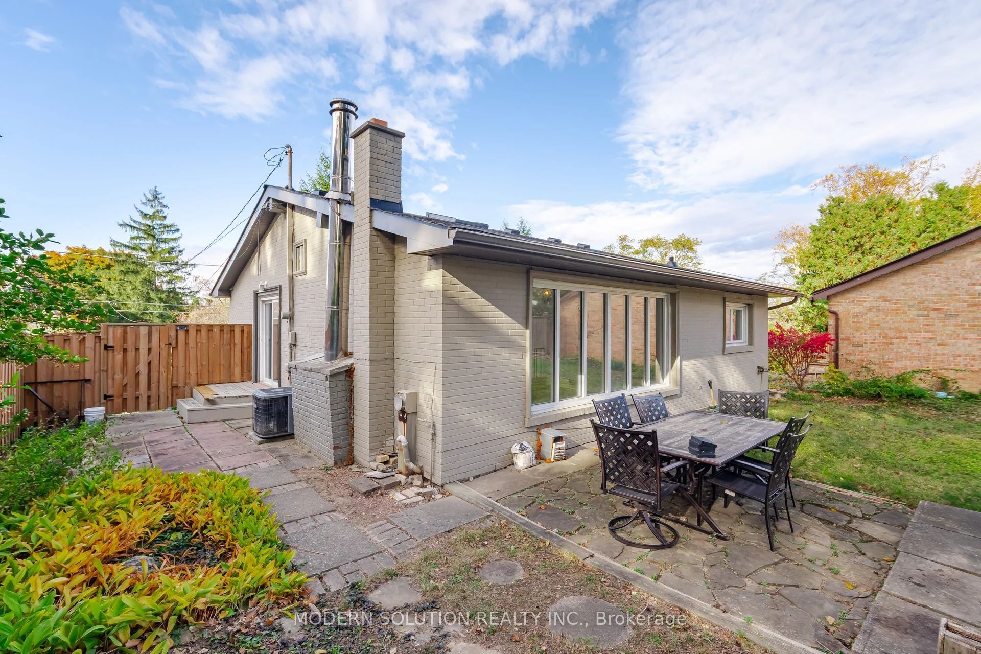 2557 Mindemoya Road Property Photo 25