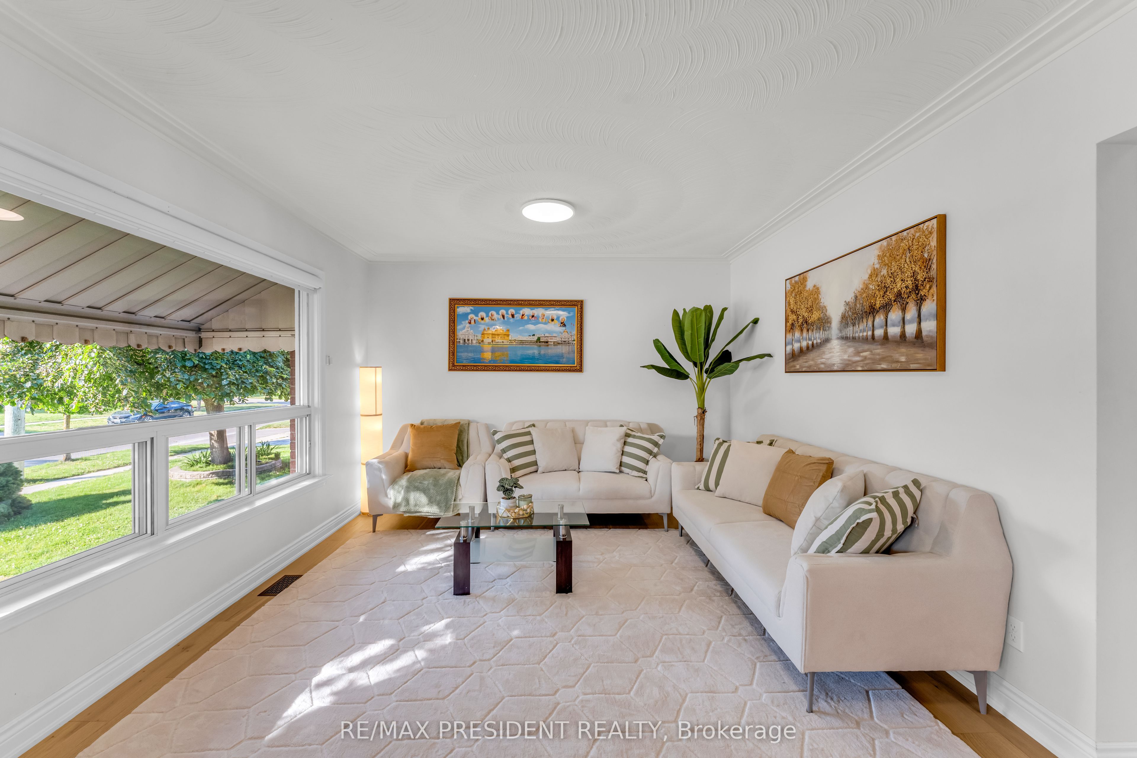 163 Prince Charles Drive Property Photo 6