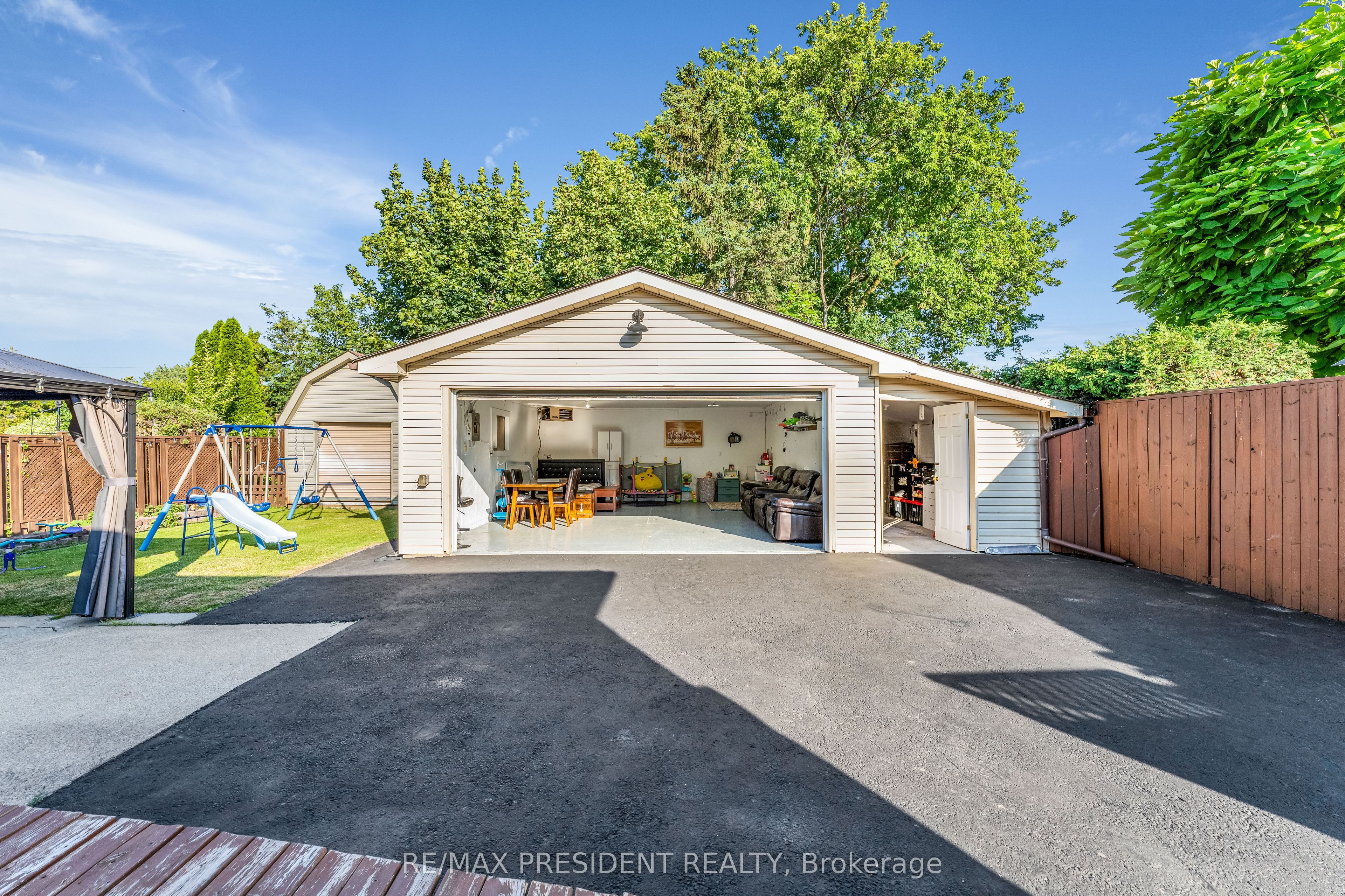 163 Prince Charles Drive Property Photo 45
