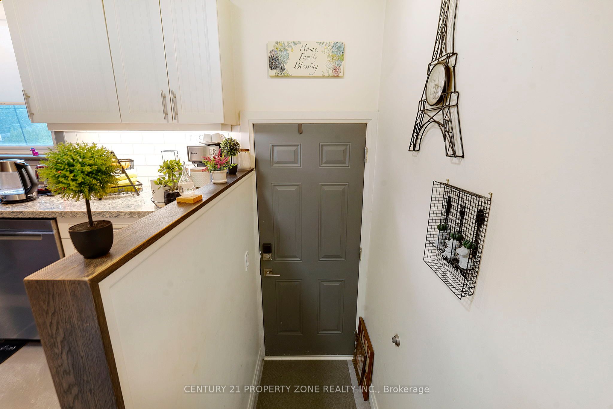 74 John Street Property Photo 8