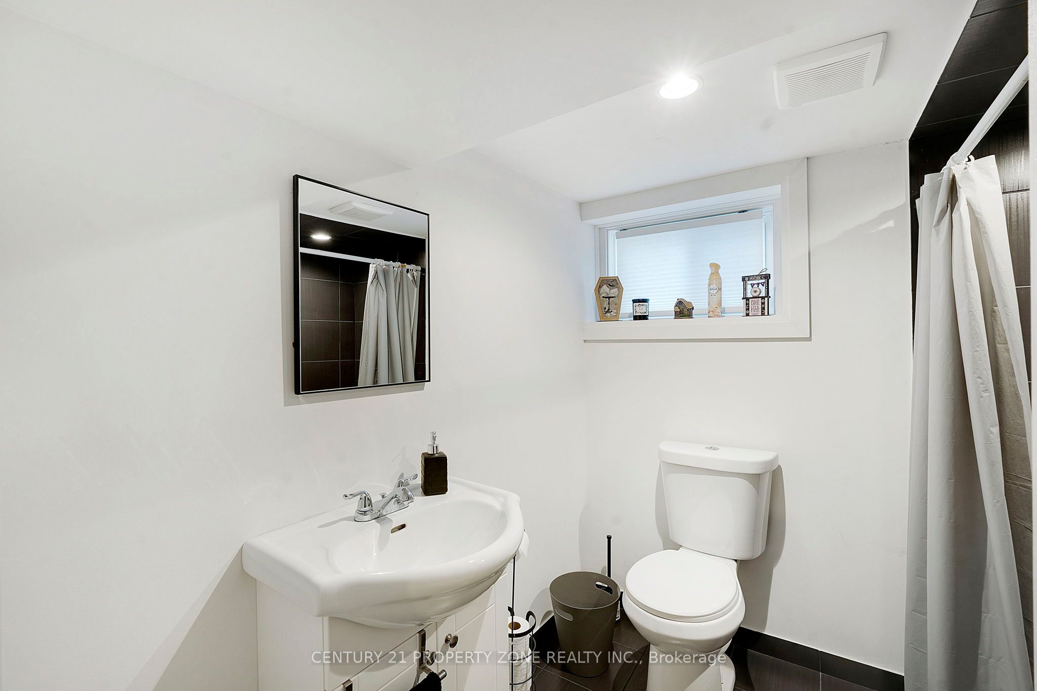 74 John Street Property Photo 30