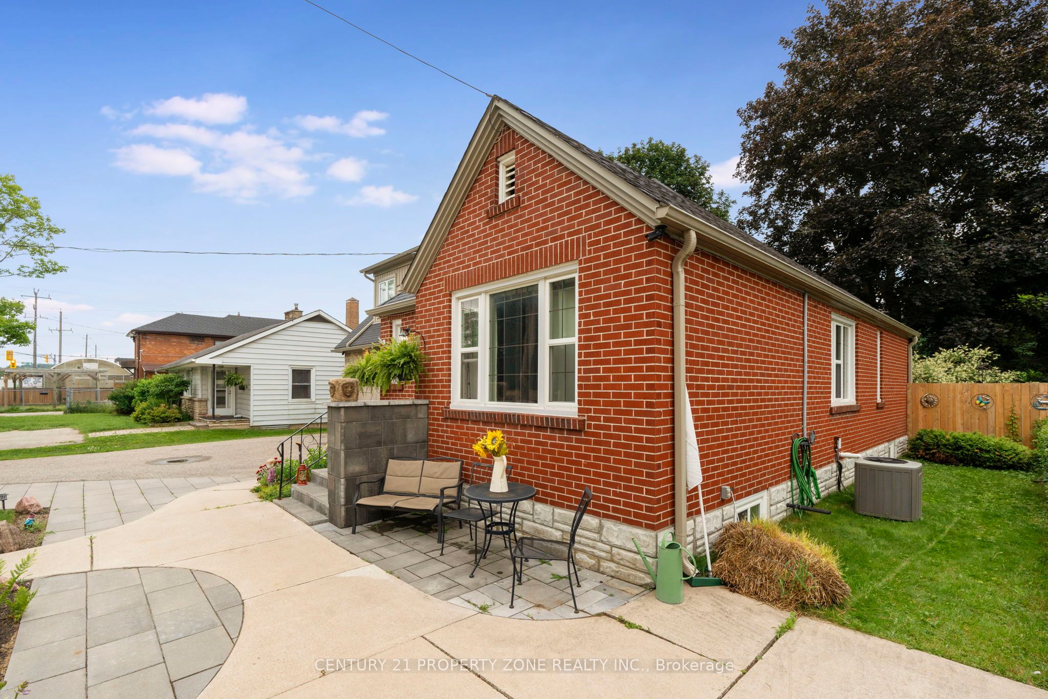 74 John Street Property Photo 32